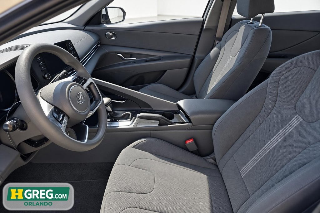 2022 Hyundai Elantra SE