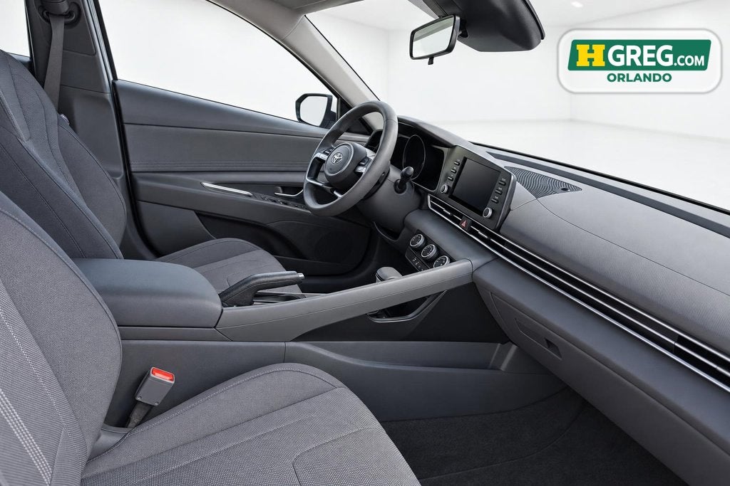 2022 Hyundai Elantra SE
