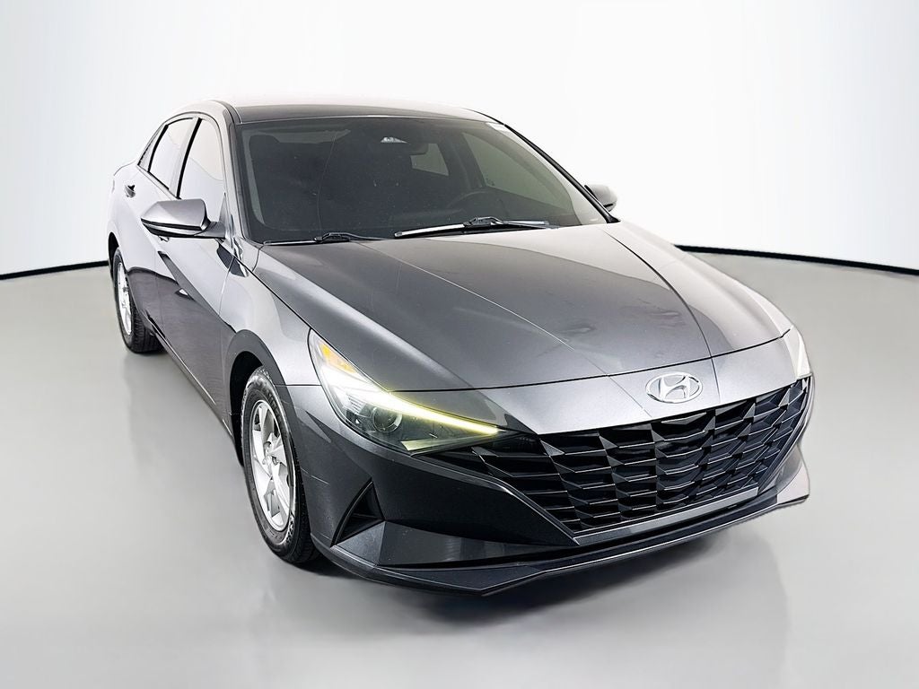 2022 Hyundai Elantra SE