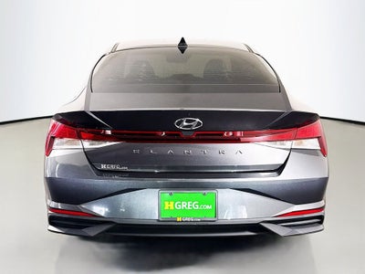 2022 Hyundai Elantra SE