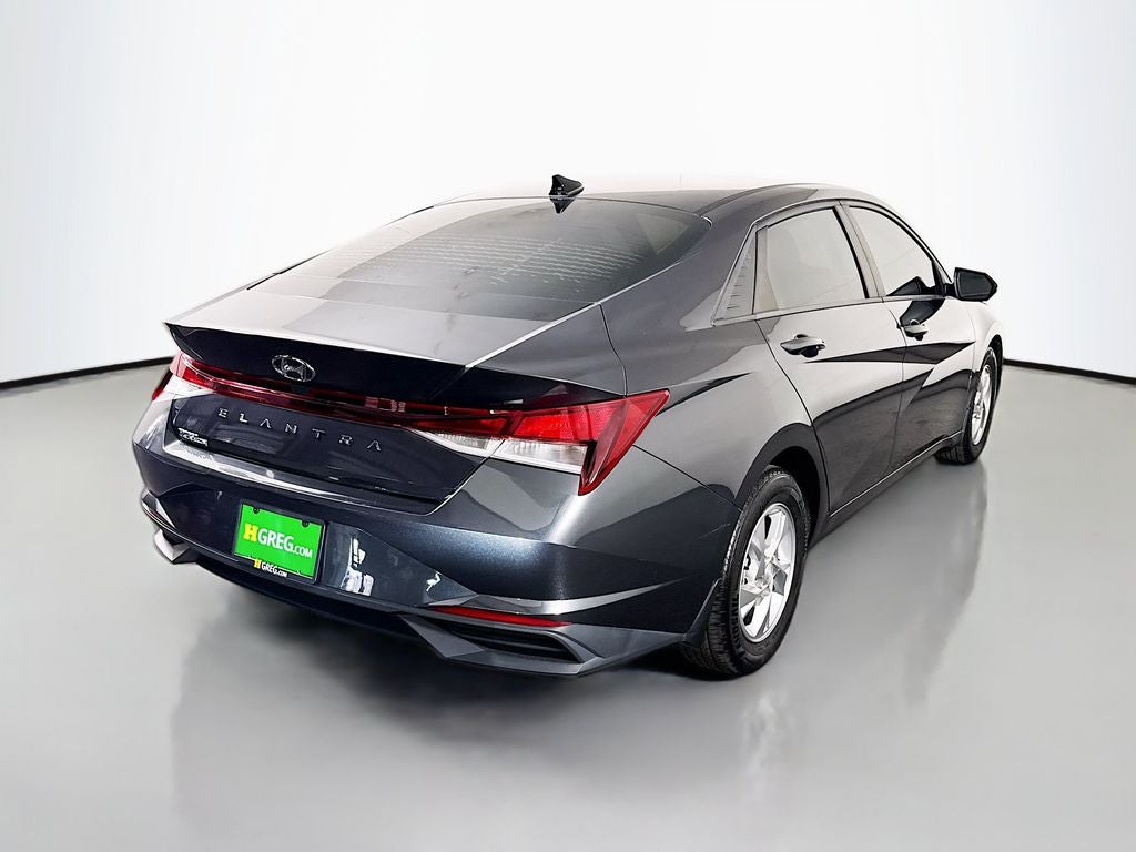 2022 Hyundai Elantra SE