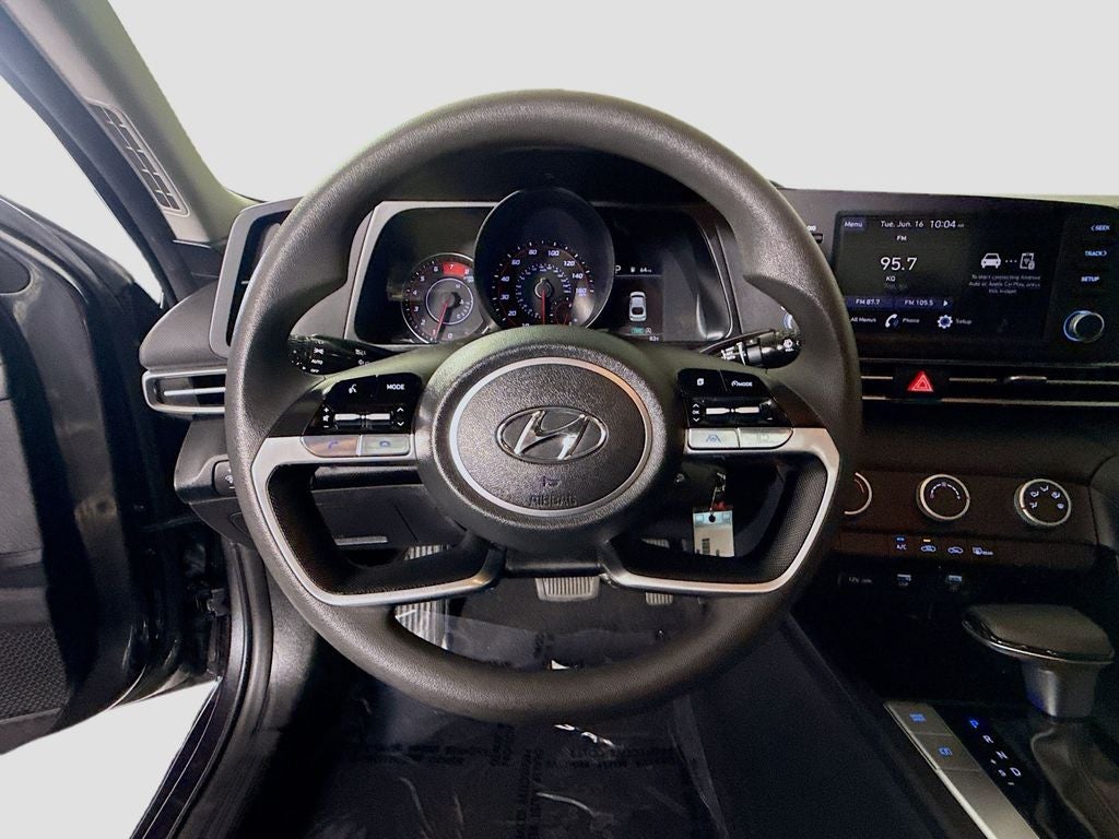 2022 Hyundai Elantra SE