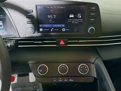 2022 Hyundai Elantra SE