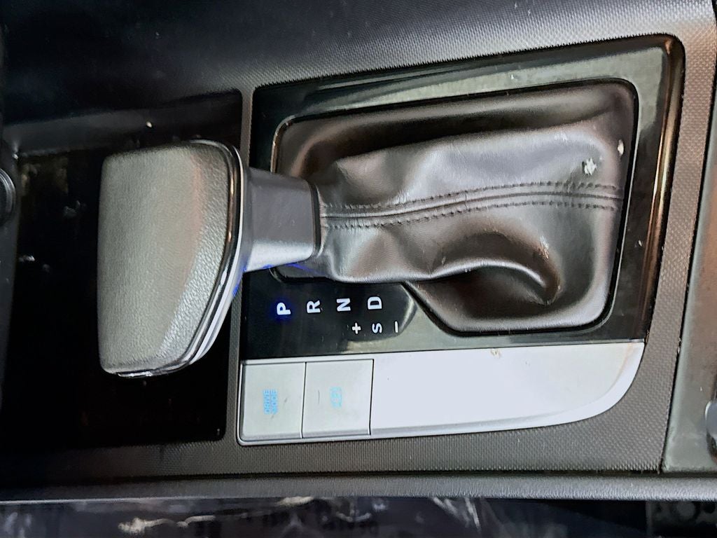 2022 Hyundai Elantra SE