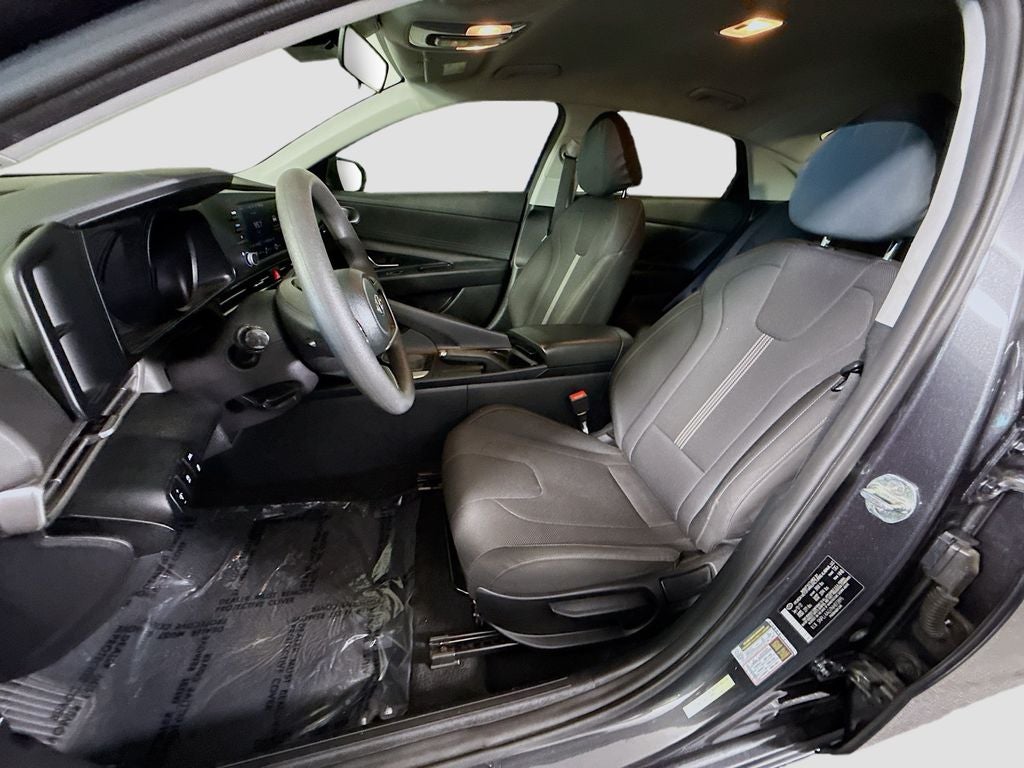 2022 Hyundai Elantra SE