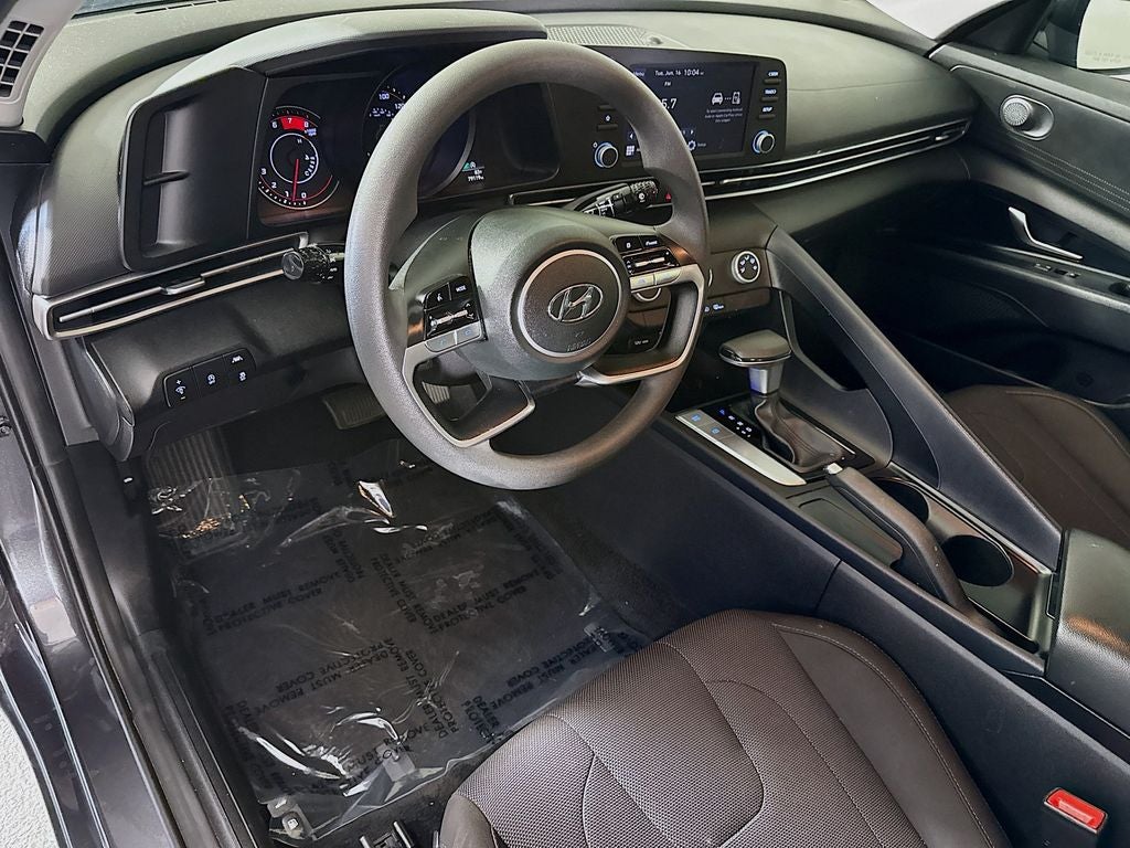 2022 Hyundai Elantra SE