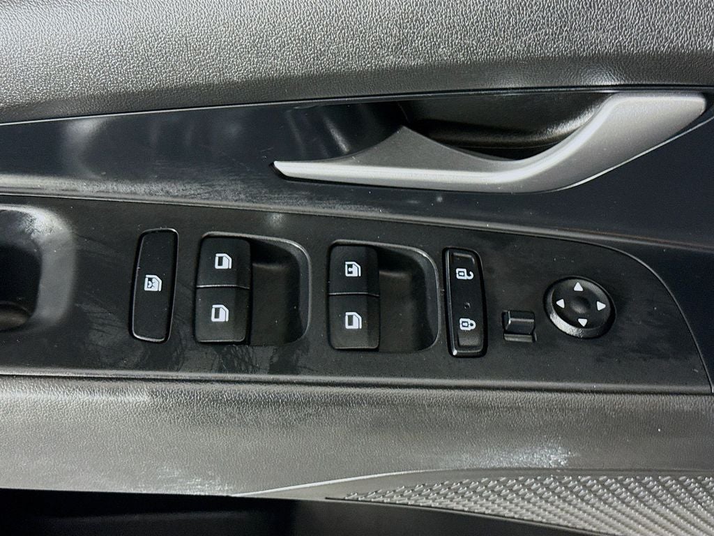 2022 Hyundai Elantra SE