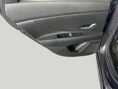 2022 Hyundai Elantra SE