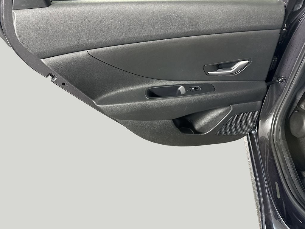 2022 Hyundai Elantra SE