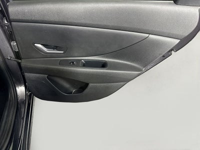 2022 Hyundai Elantra SE