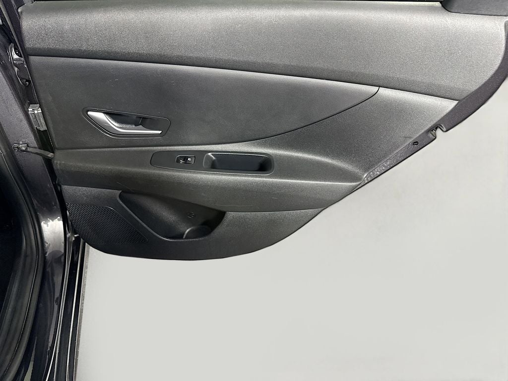 2022 Hyundai Elantra SE