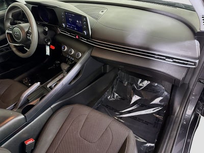 2022 Hyundai Elantra SE