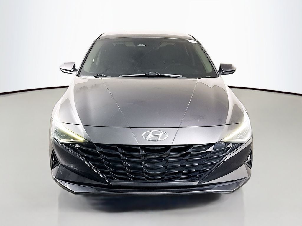 2022 Hyundai Elantra SE