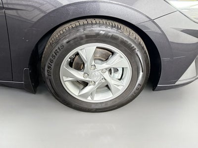2022 Hyundai Elantra SE