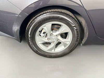 2022 Hyundai Elantra SE
