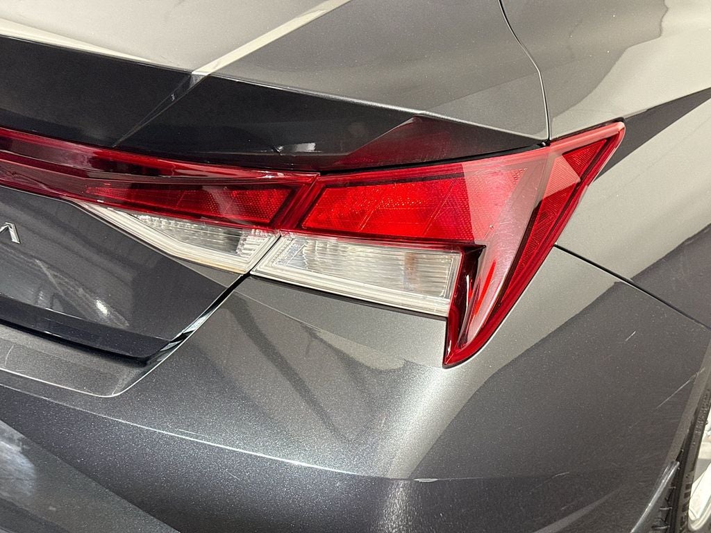 2022 Hyundai Elantra SE