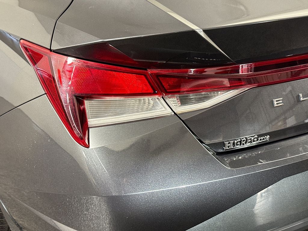2022 Hyundai Elantra SE