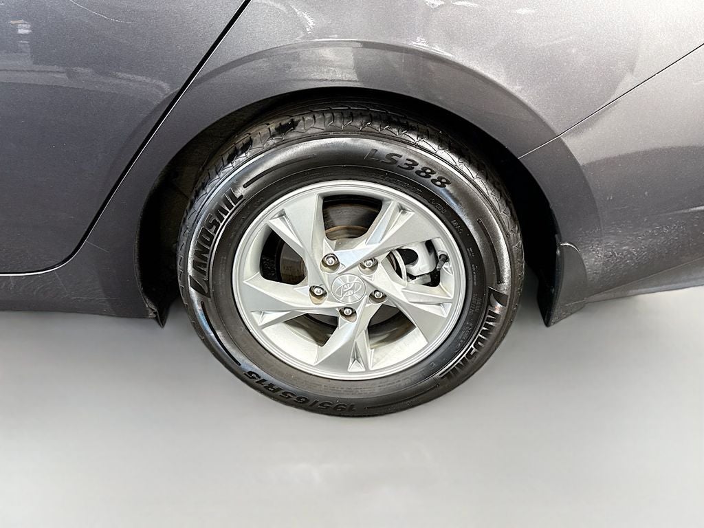 2022 Hyundai Elantra SE