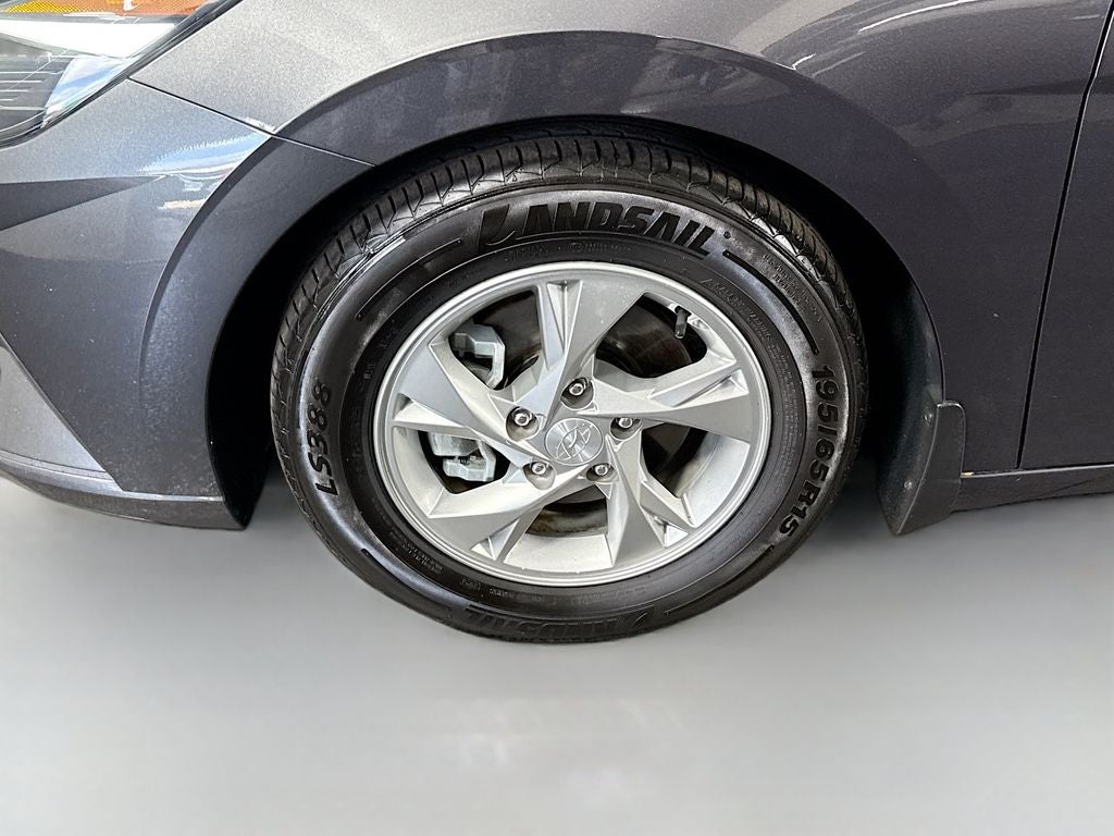 2022 Hyundai Elantra SE