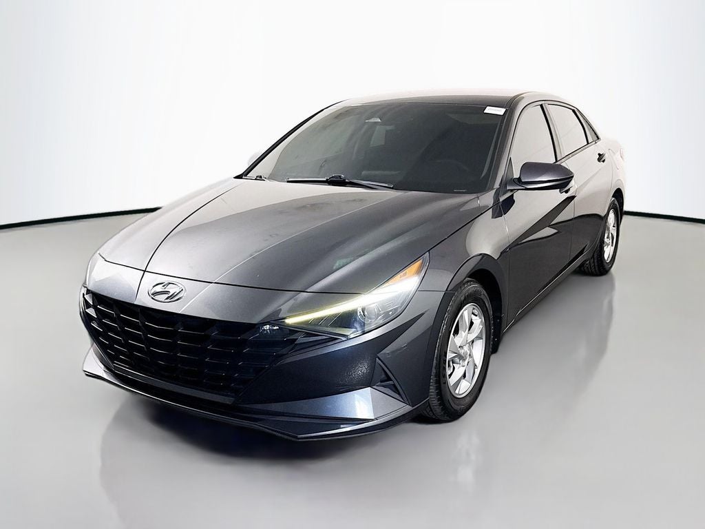 2022 Hyundai Elantra SE