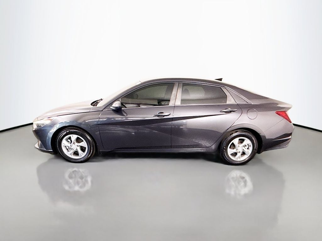 2022 Hyundai Elantra SE