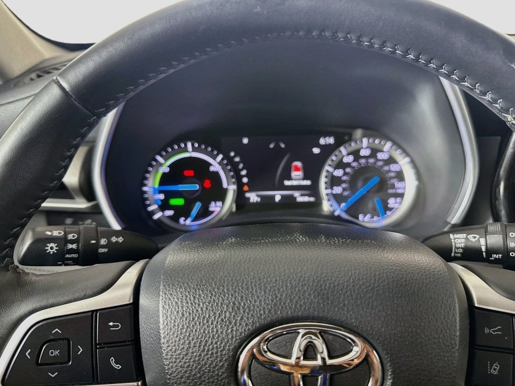 2022 Toyota Highlander Hybrid XLE