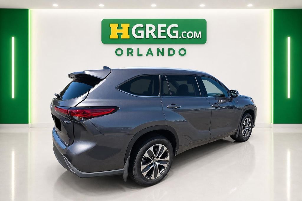 2022 Toyota Highlander Hybrid XLE