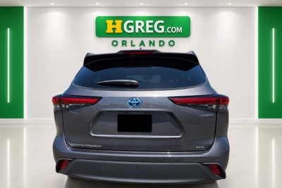 2022 Toyota Highlander Hybrid XLE