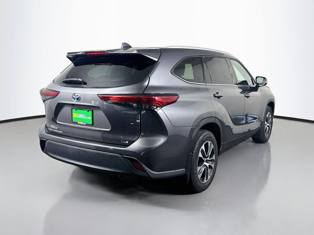 2022 Toyota Highlander Hybrid XLE