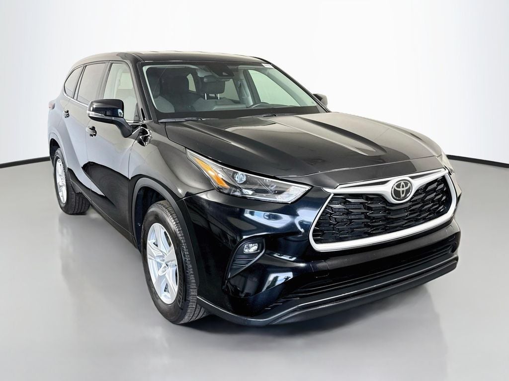 2025 Toyota Highlander LE