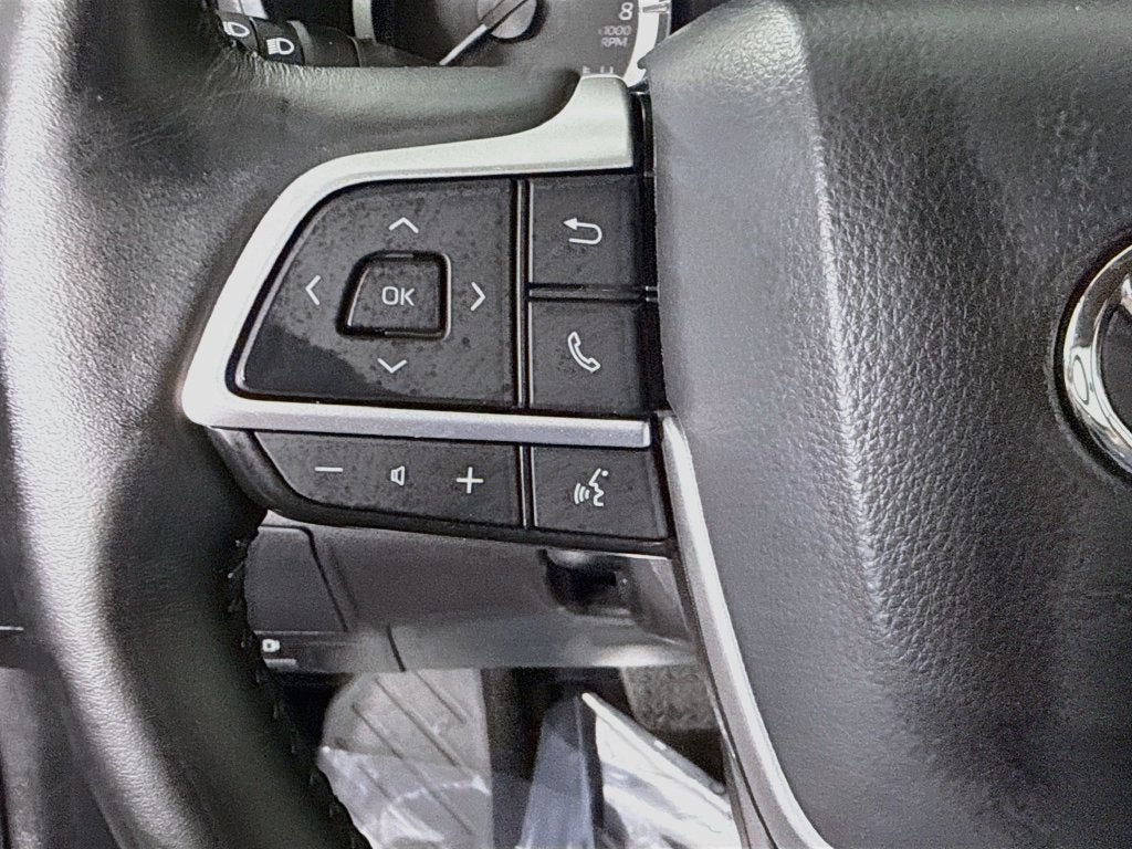 2025 Toyota Highlander LE