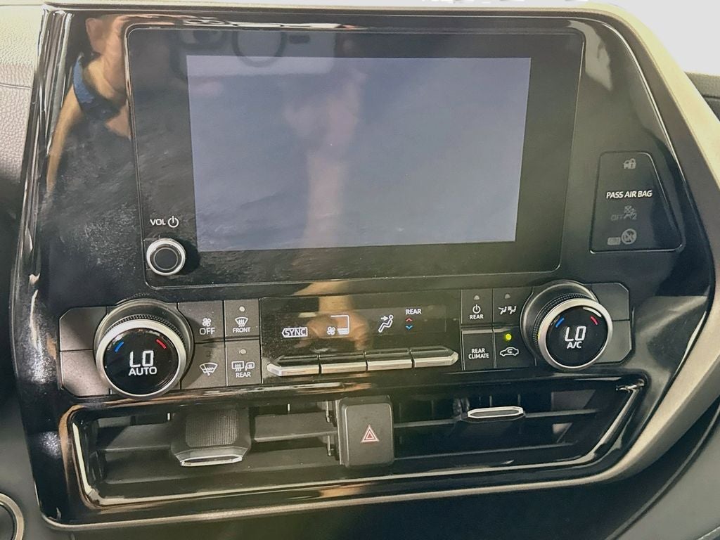 2025 Toyota Highlander LE