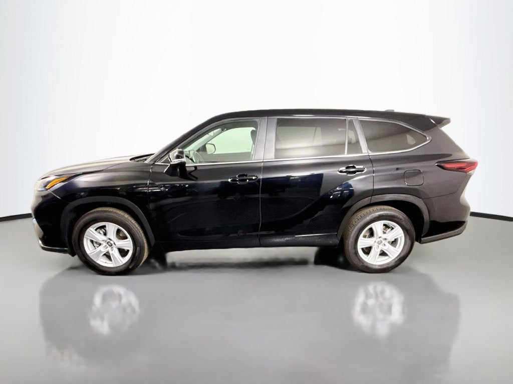 2025 Toyota Highlander LE