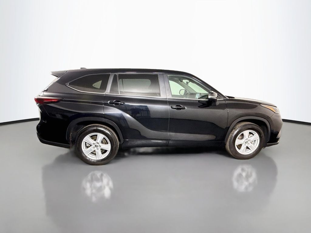 2025 Toyota Highlander LE