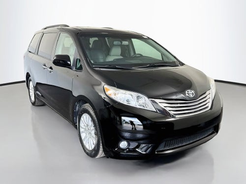2017 Toyota Sienna XLE 8 Passenger