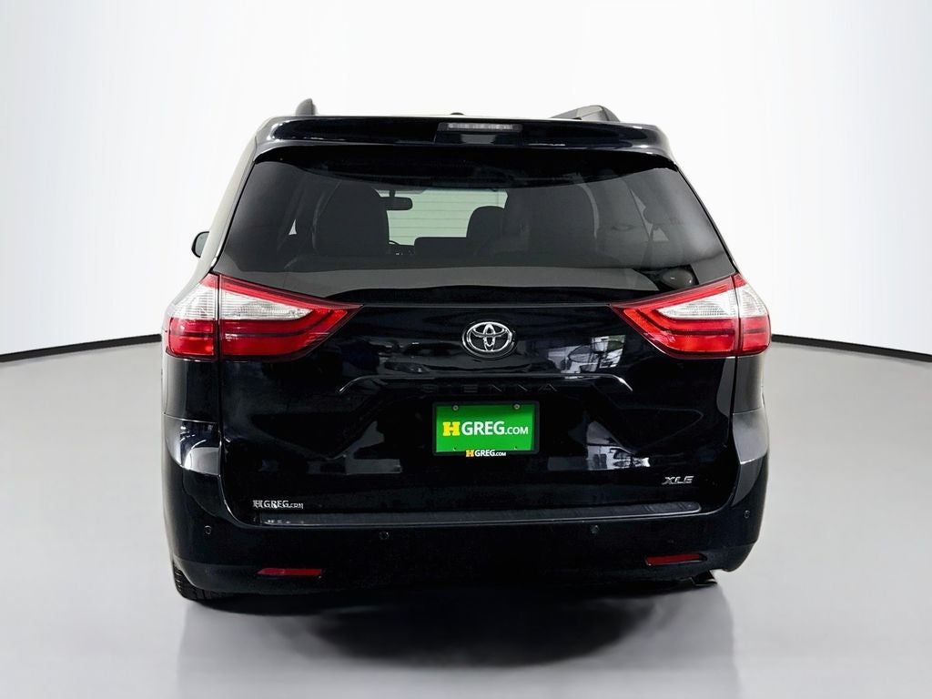 2017 Toyota Sienna XLE 8 Passenger
