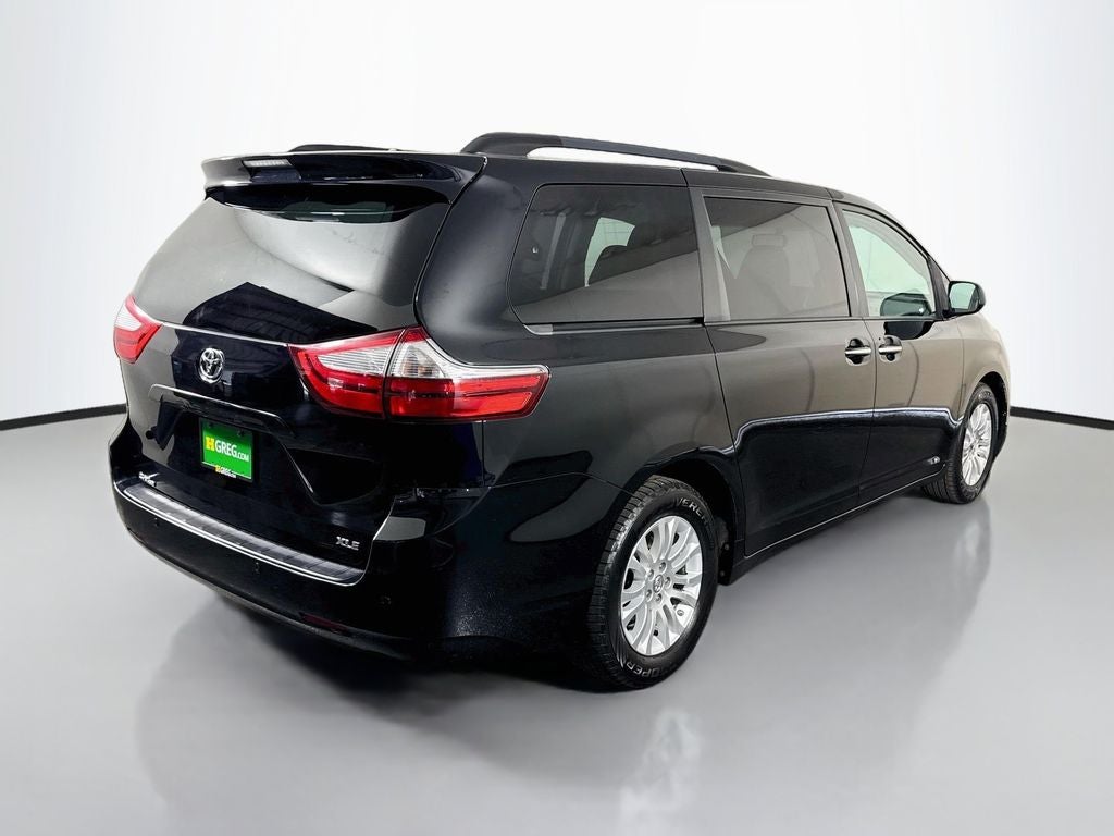 2017 Toyota Sienna XLE 8 Passenger