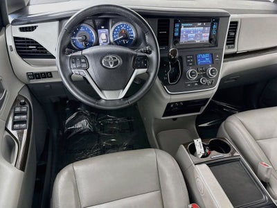 2017 Toyota Sienna XLE 8 Passenger