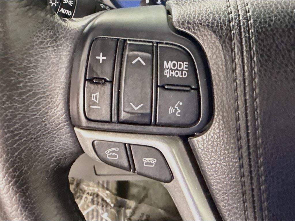 2017 Toyota Sienna XLE 8 Passenger