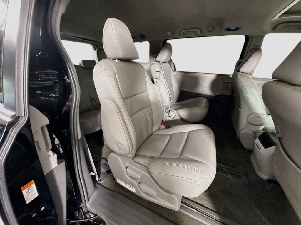 2017 Toyota Sienna XLE 8 Passenger