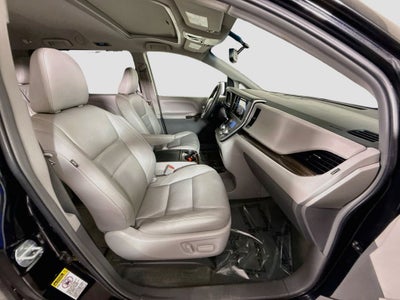 2017 Toyota Sienna XLE 8 Passenger