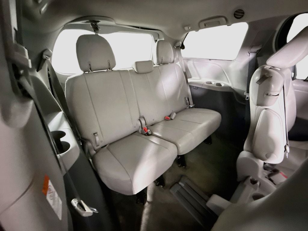 2017 Toyota Sienna XLE 8 Passenger