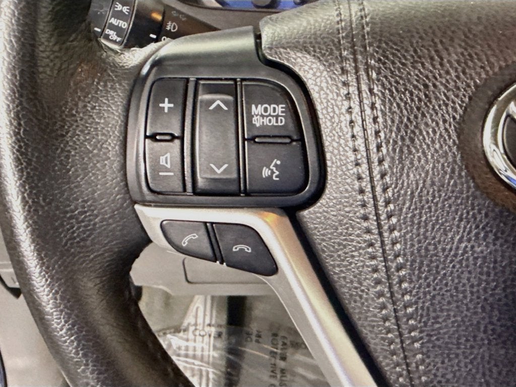 2020 Toyota Sienna XLE 8 Passenger