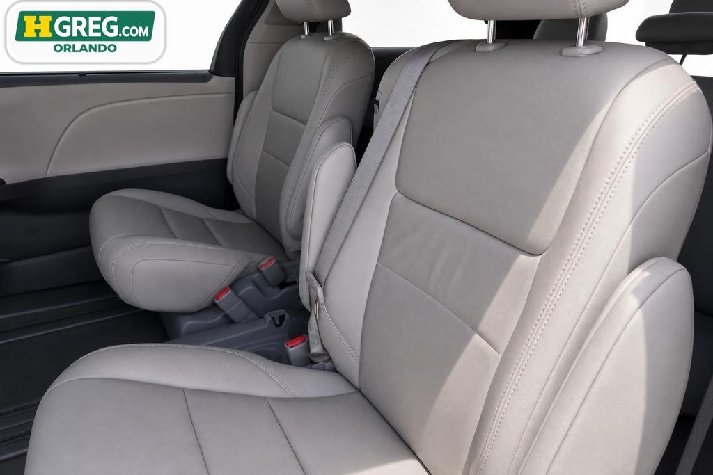 2020 Toyota Sienna XLE 8 Passenger