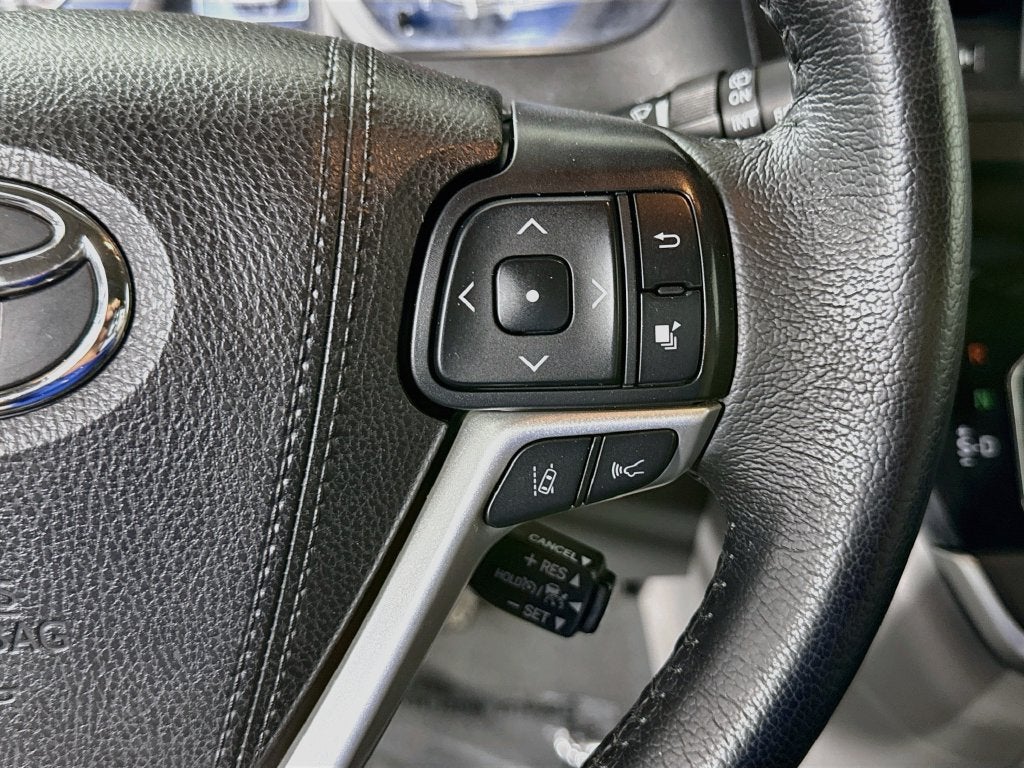 2020 Toyota Sienna XLE 8 Passenger