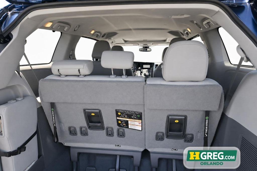 2020 Toyota Sienna XLE 8 Passenger