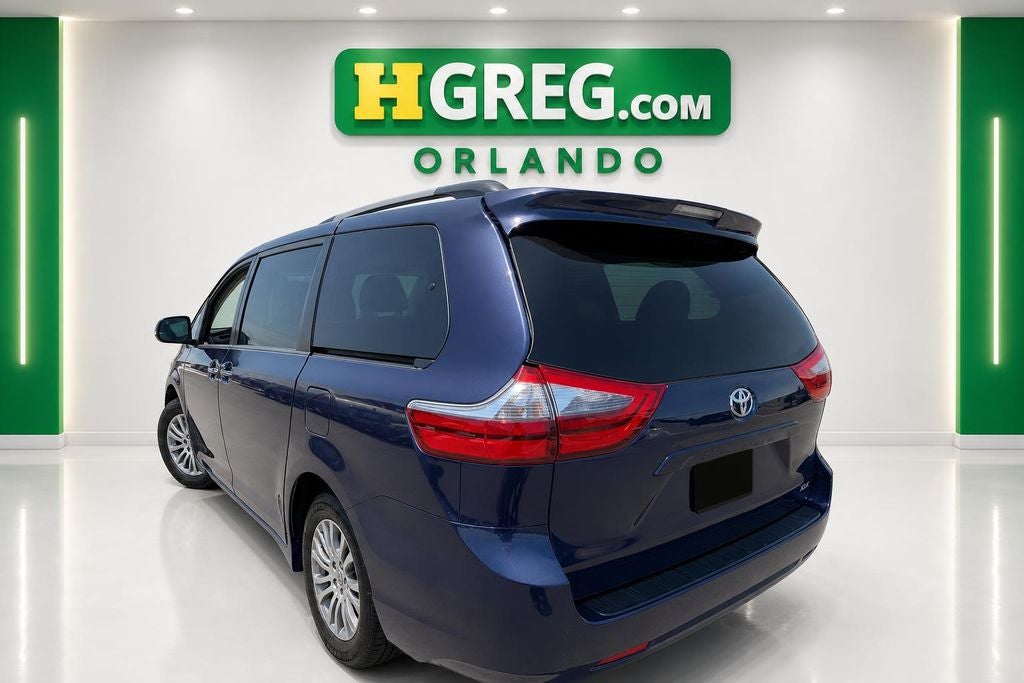 2020 Toyota Sienna XLE 8 Passenger