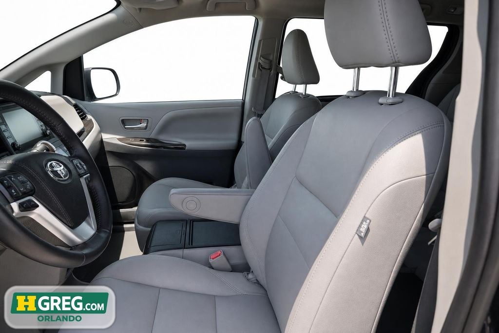 2020 Toyota Sienna XLE 8 Passenger