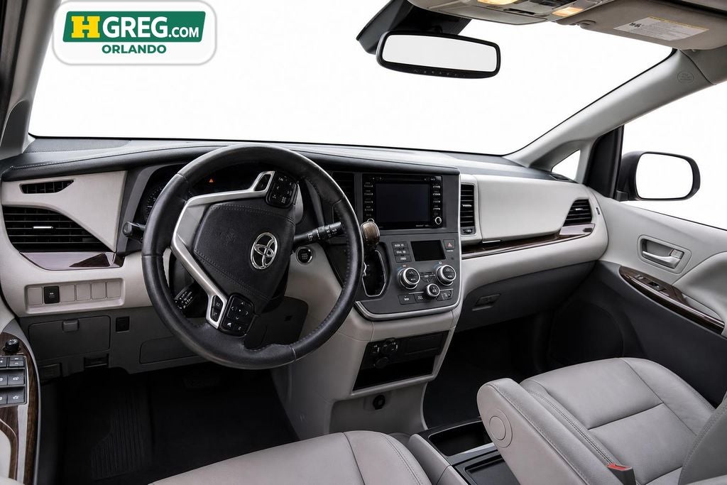 2020 Toyota Sienna XLE 8 Passenger