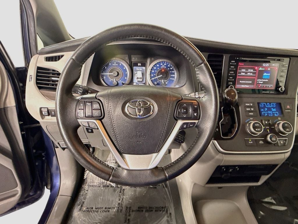 2020 Toyota Sienna XLE 8 Passenger